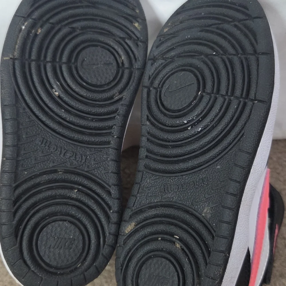 Nike Kids Black, White and Neon Pink Sneakers - Picture 8 of 11